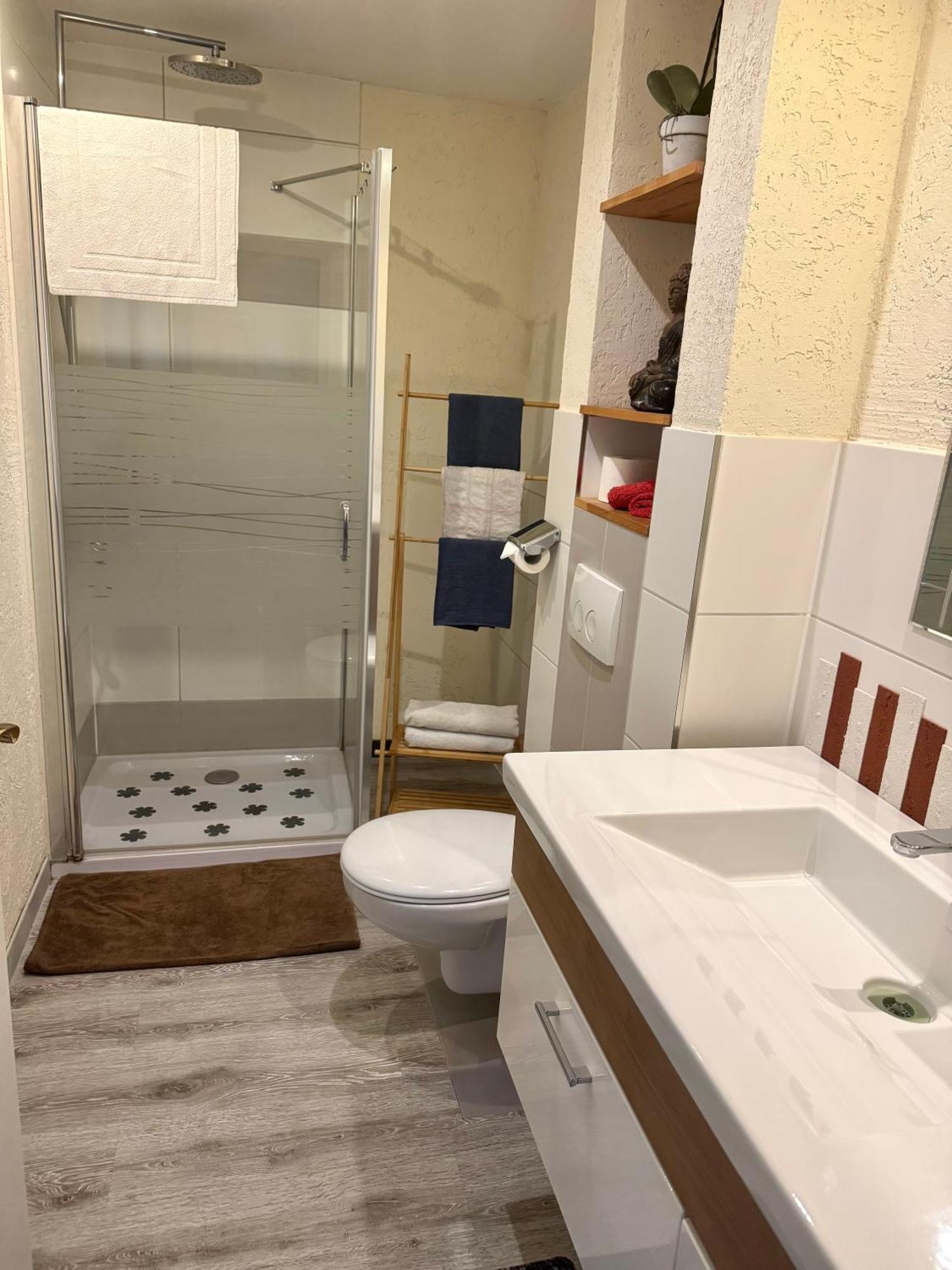 Wohnung Mit Charme, Netflix Rheinstetten Dış mekan fotoğraf